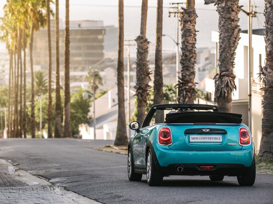  Mini Cooper Cabrio 2016 года  (ZA) (фото 5 из 23)
